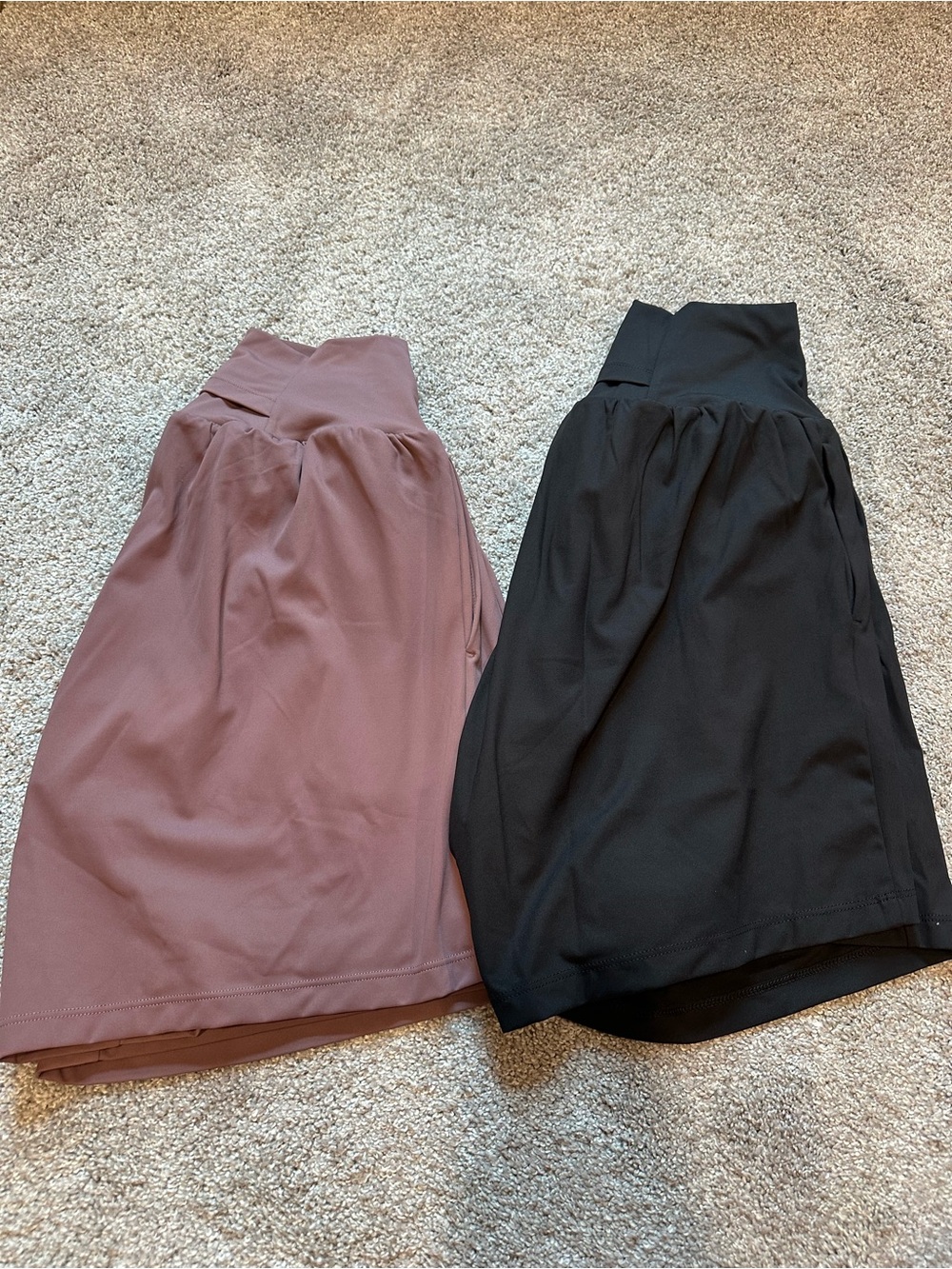 HALARA High-Waist Athletic Shorts in Black and Mauve MEDIUM 7in - Picture 2 of 4